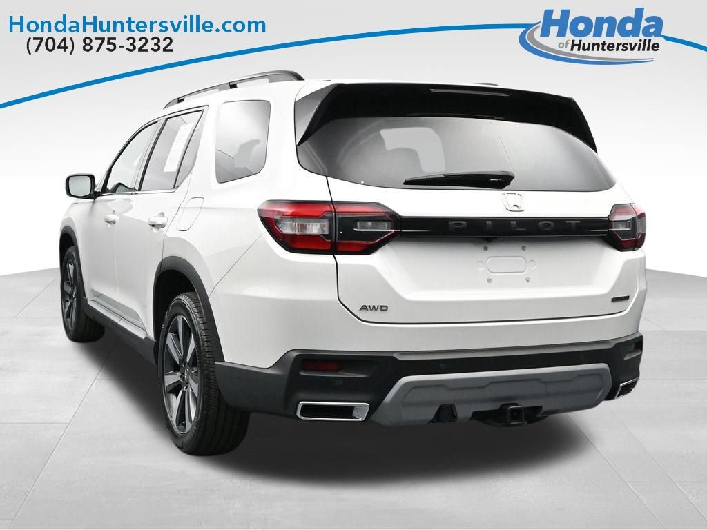 Used 2025 Honda Pilot Touring image 6