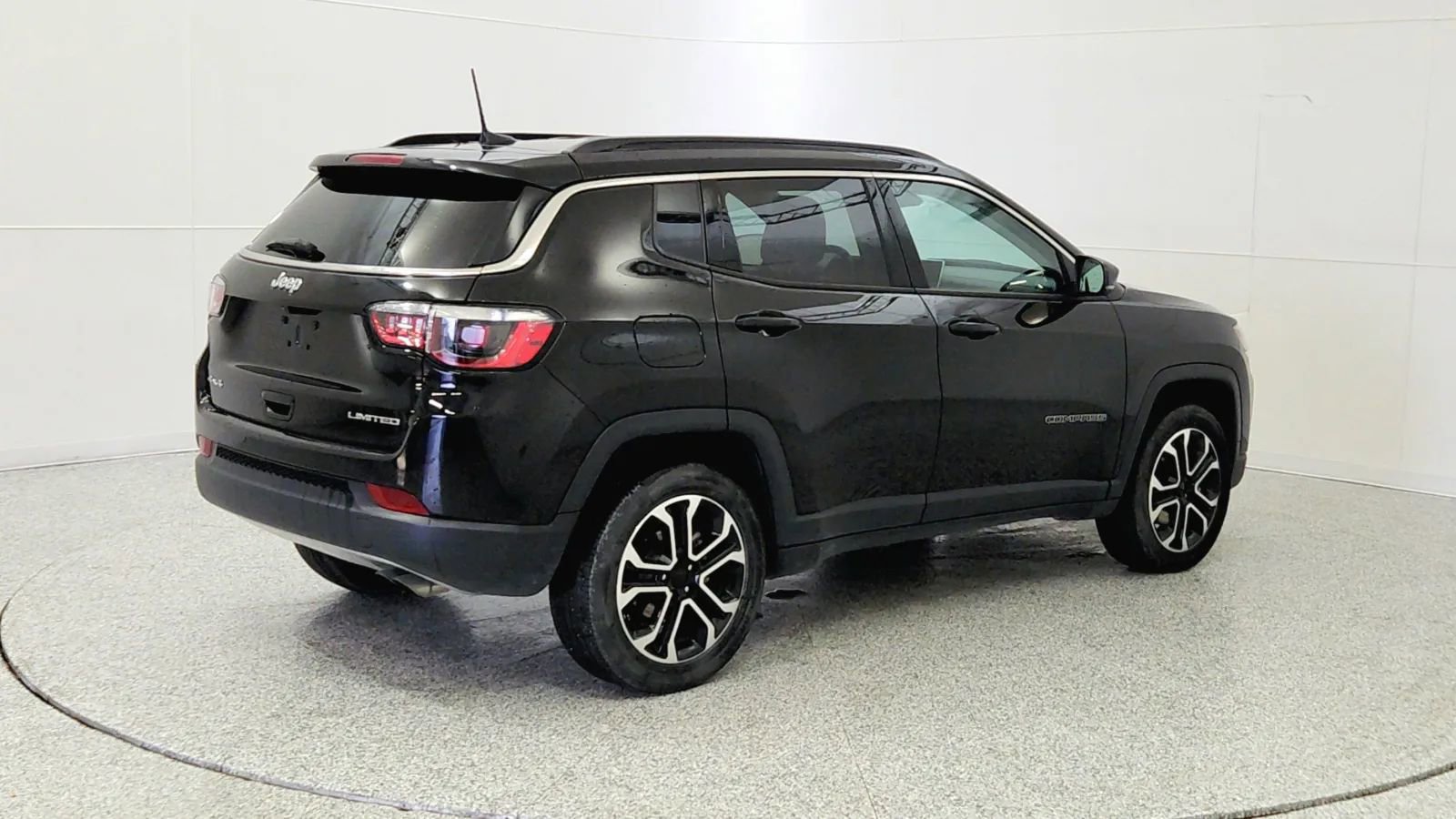 Used 2022 Jeep Compass Limited image 7