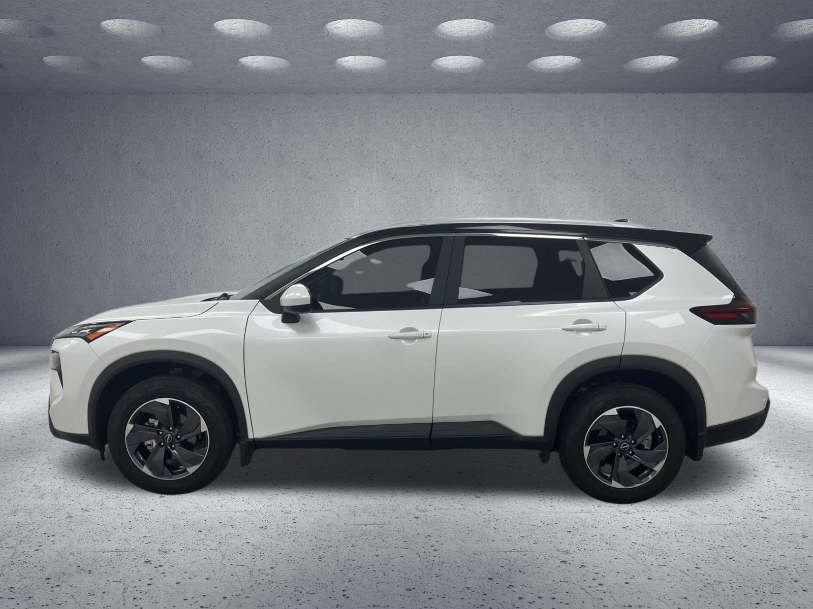 Used 2024 Nissan Rogue SV w/ SV Premium Package FWD image 2