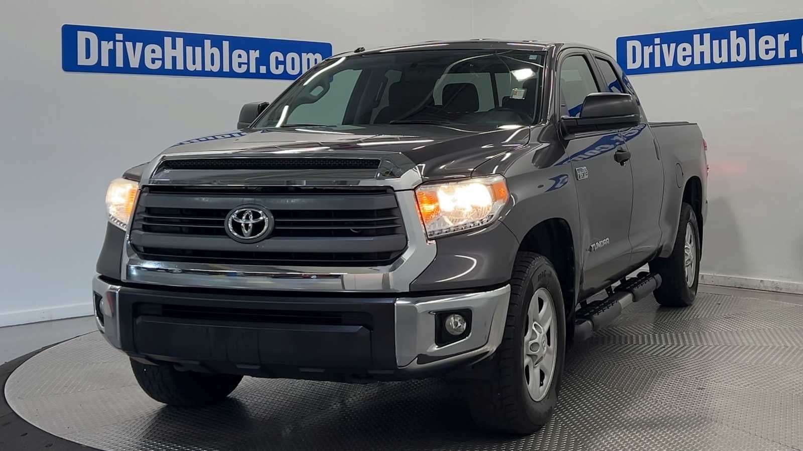 Used 2015 Toyota Tundra SR5 AWD/4WD image 2