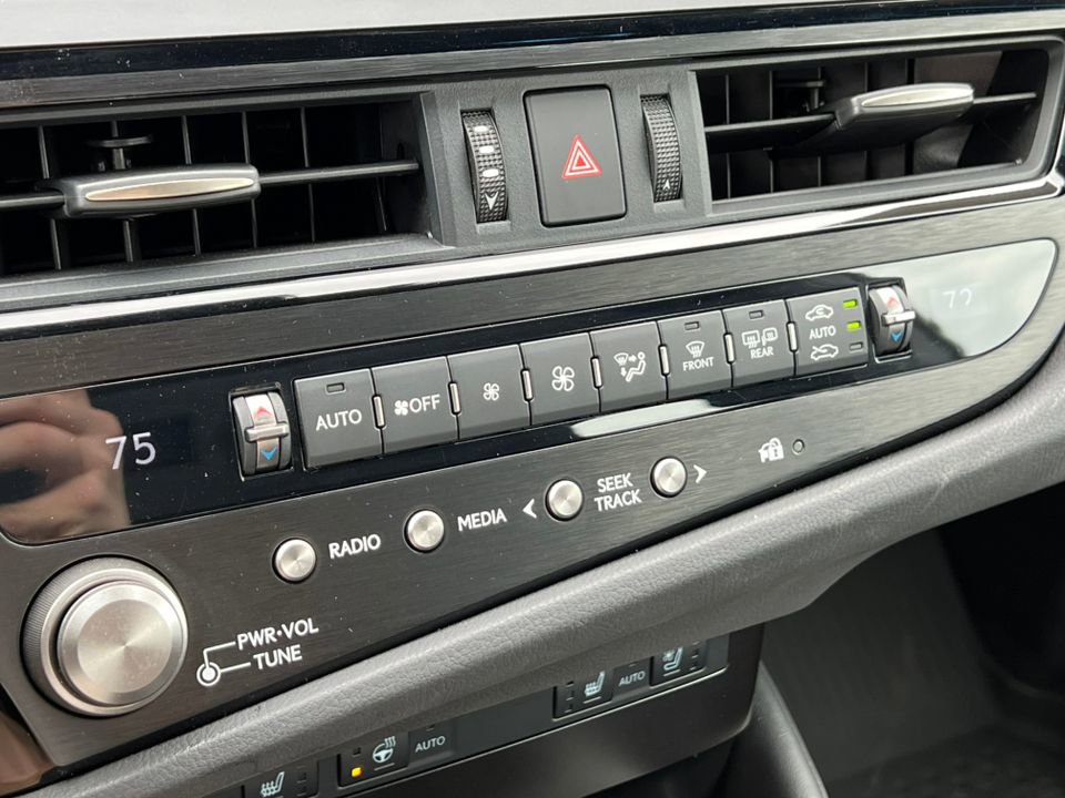 Used 2023 Lexus ES 350 F Sport w/ Accessory Package (Z2) FWD image 26