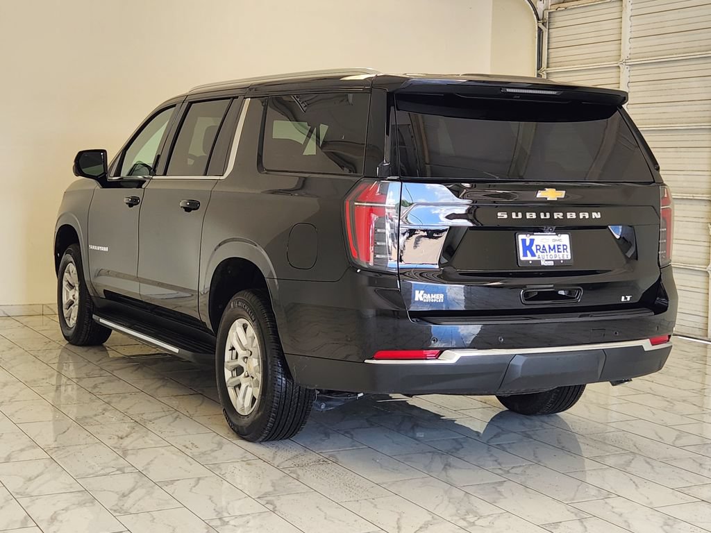Used 2025 Chevrolet Suburban LT AWD/4WD image 5