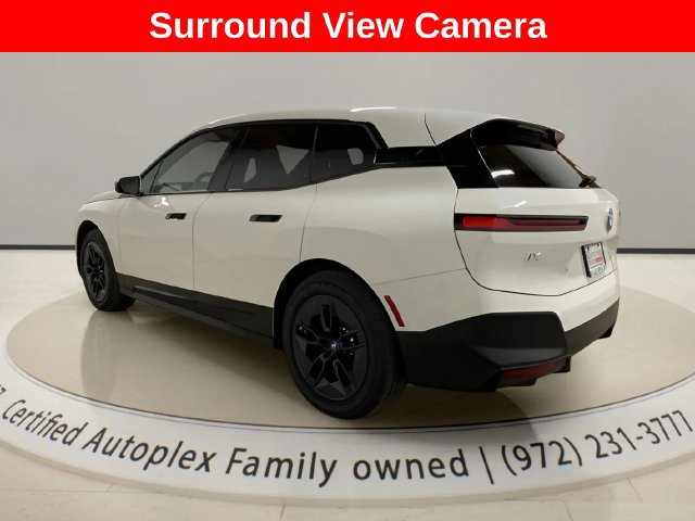 Used 2024 BMW iX xDrive50 w/ Premium Package AWD/4WD image 3