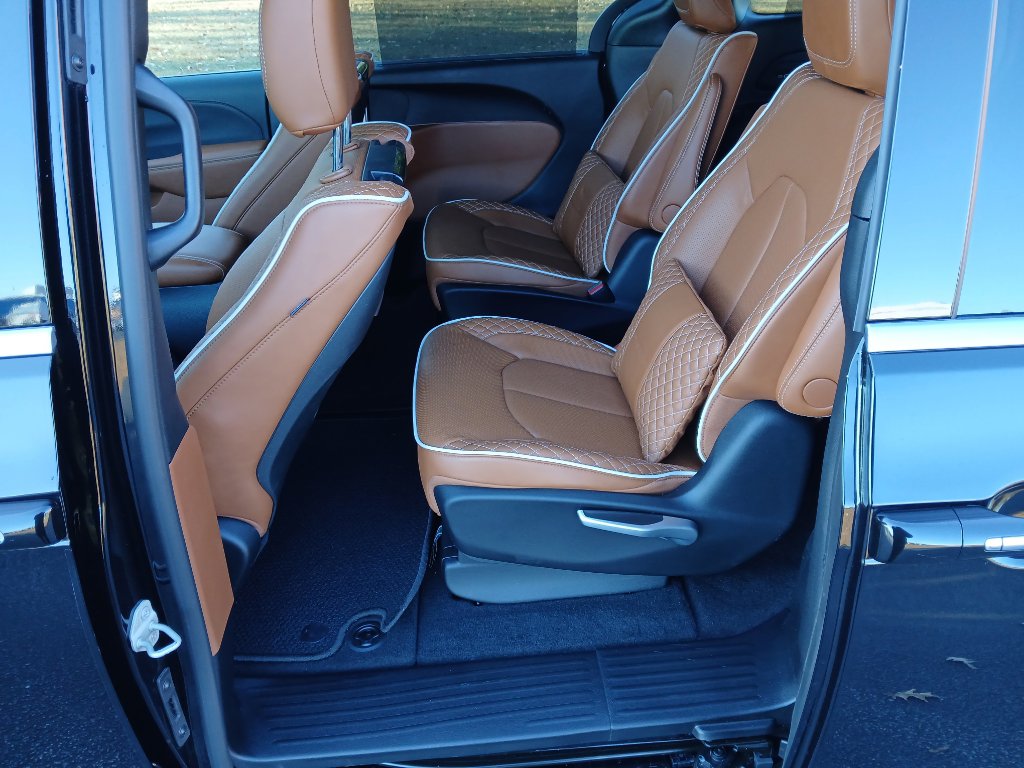 Certified 2024 Chrysler Pacifica Pinnacle image 25