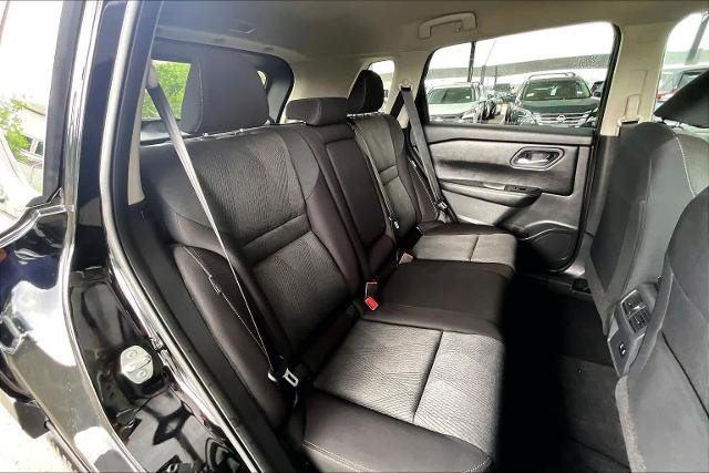 Certified 2024 Nissan Rogue SV FWD image 20