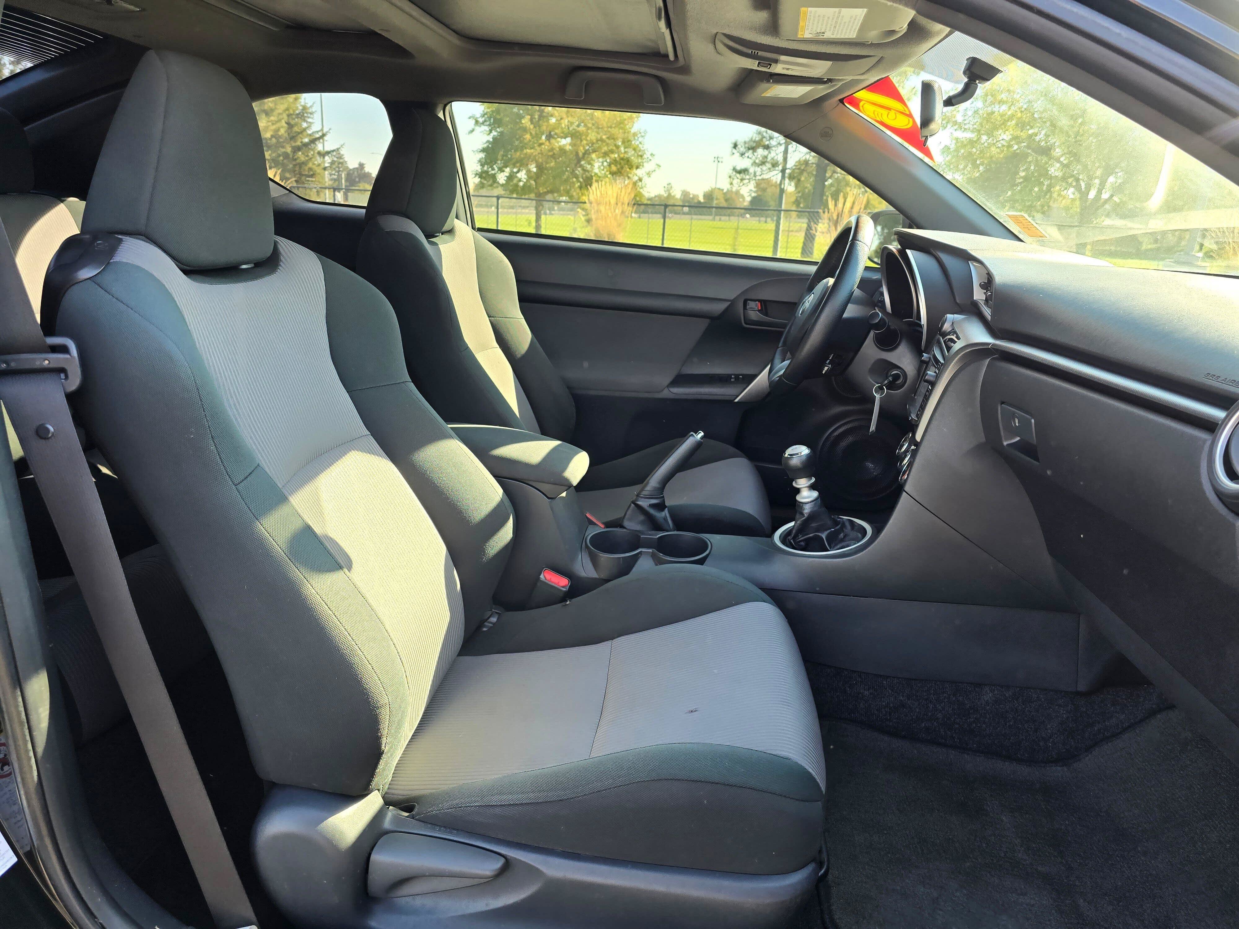 Used 2015 Scion tC FWD image 10