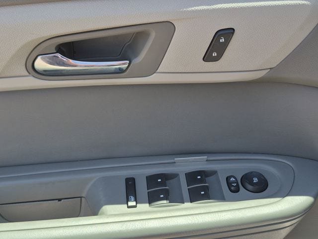 Used 2016 Chevrolet Traverse LT w/ Style and Technology Package FWD image 8