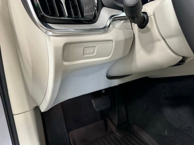 New 2024 Volvo S60 B5 Plus w/ Climate Package image 13