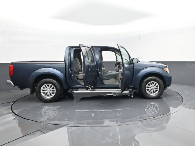 Used 2017 Nissan Frontier SV w/ SV Value Truck Package AWD/4WD image 27