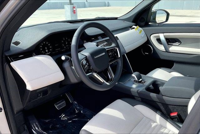 New 2026 Land Rover Discovery Sport Landmark image 7