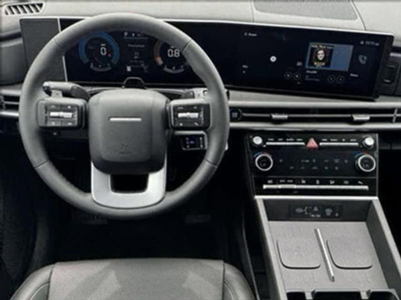 Used 2025 Hyundai Santa Fe XRT image 17