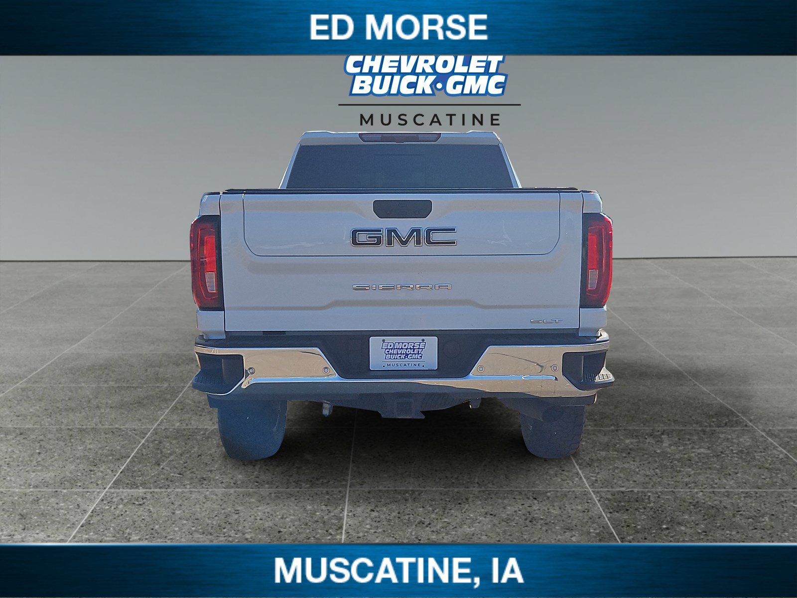 Used 2022 GMC Sierra 2500 SLT w/ SLT Preferred Package AWD/4WD image 4