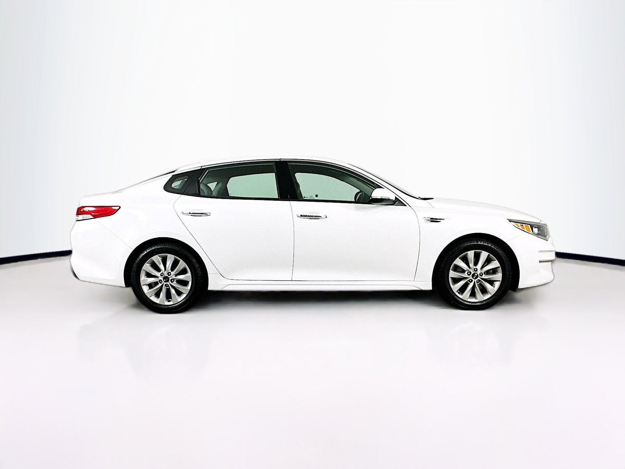 Used 2018 Kia Optima EX FWD image 10