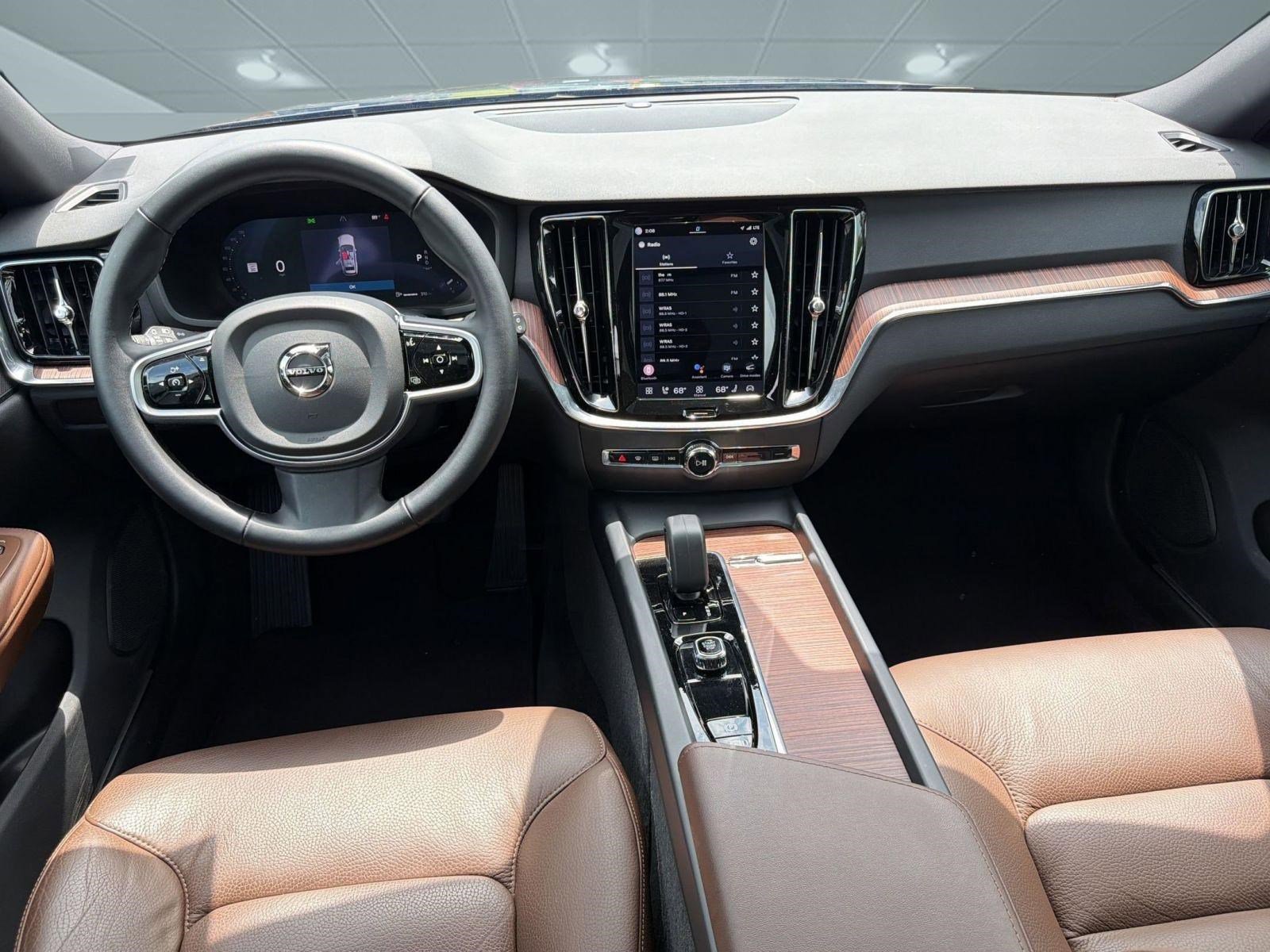 Certified 2025 Volvo V60 B5 Cross Country Plus AWD/4WD image 17