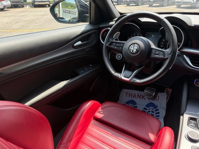 Used 2023 Alfa Romeo Stelvio Veloce AWD/4WD image 45