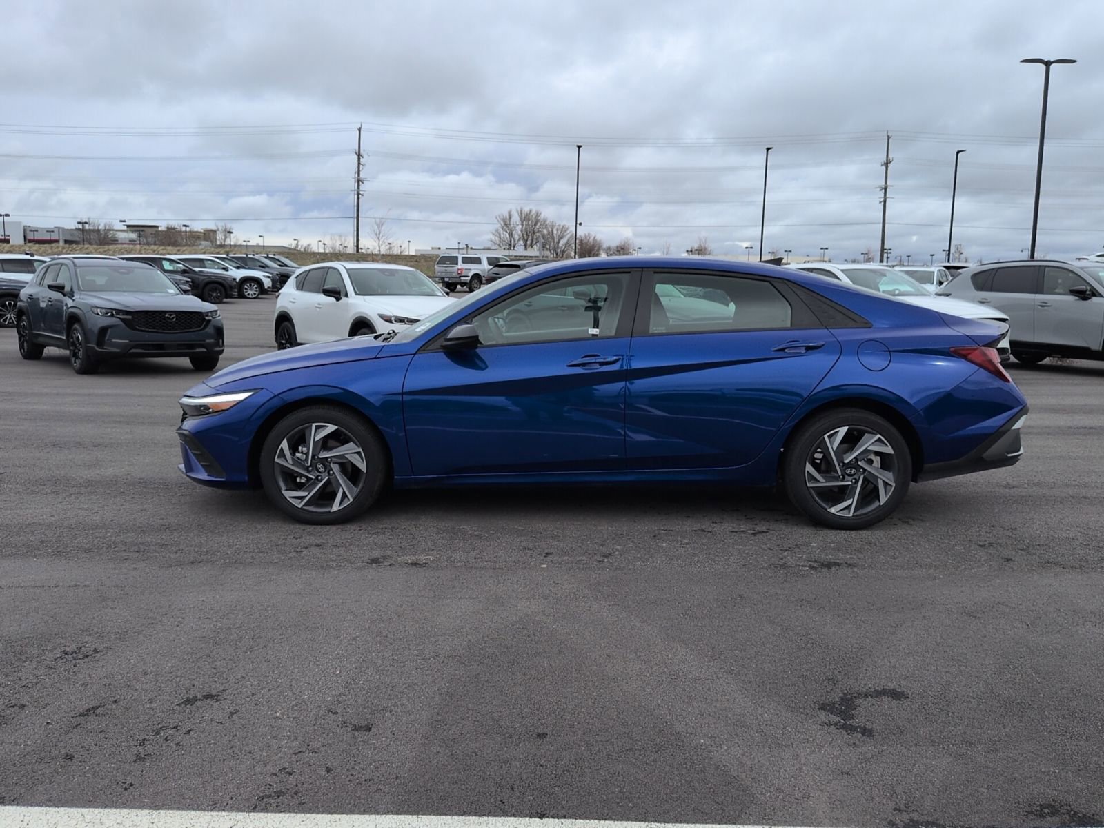 Used 2025 Hyundai Elantra Sport image 4