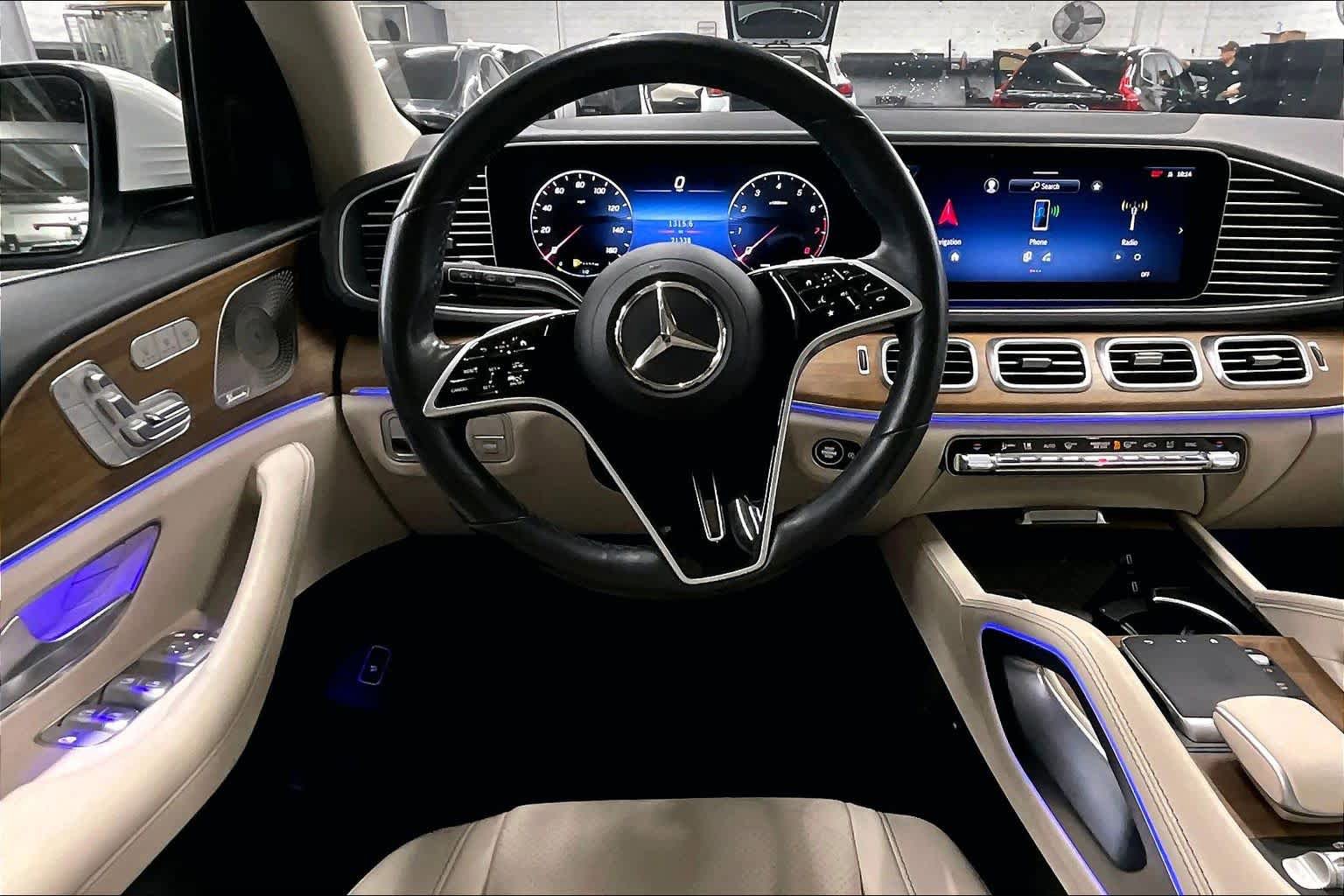 Used 2024 Mercedes-Benz GLS 450 4MATIC image 5