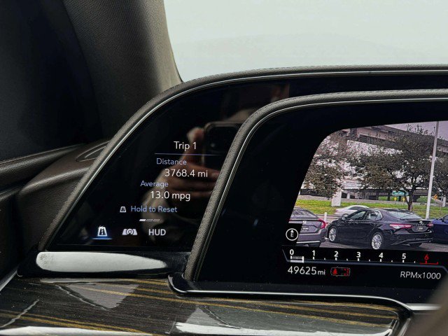 Used 2021 Cadillac Escalade Premium Luxury image 22