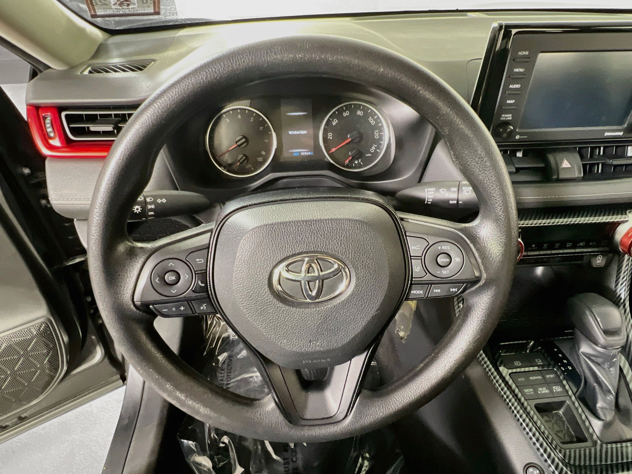 Used 2021 Toyota RAV4 LE w/ Carpet Mat Package (TMS) AWD/4WD image 11