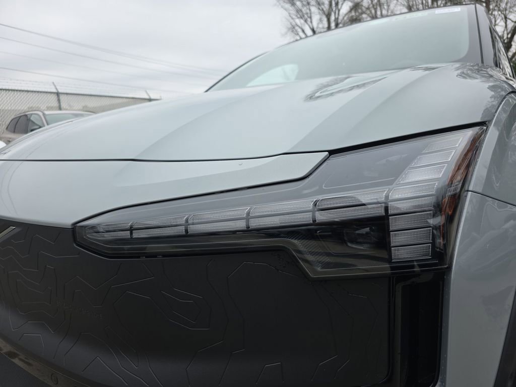 New 2026 Volvo EX30 Cross Country Ultra w/ Protection Package Premier image 33