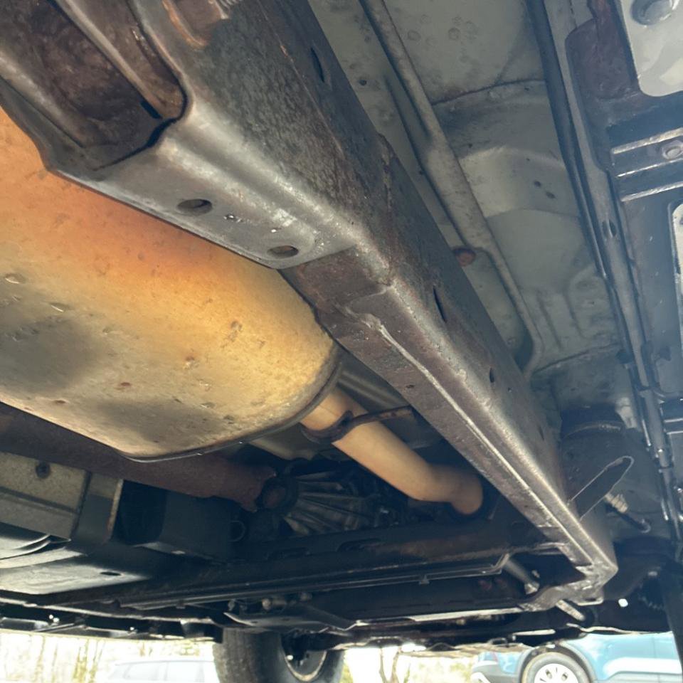 Used 2002 Chevrolet Suburban Z71 image 21