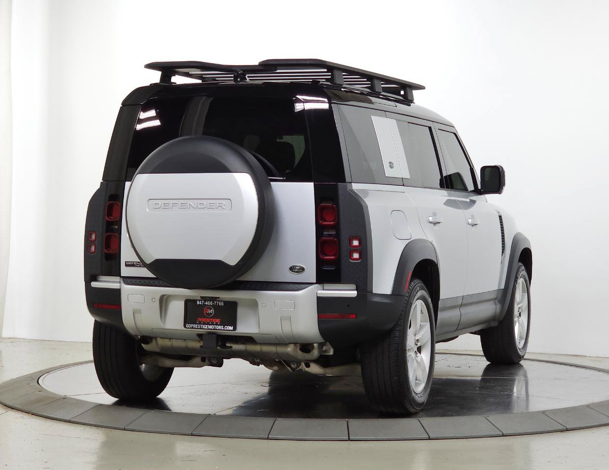 Used 2020 Land Rover Defender 110 First Edition AWD/4WD image 8