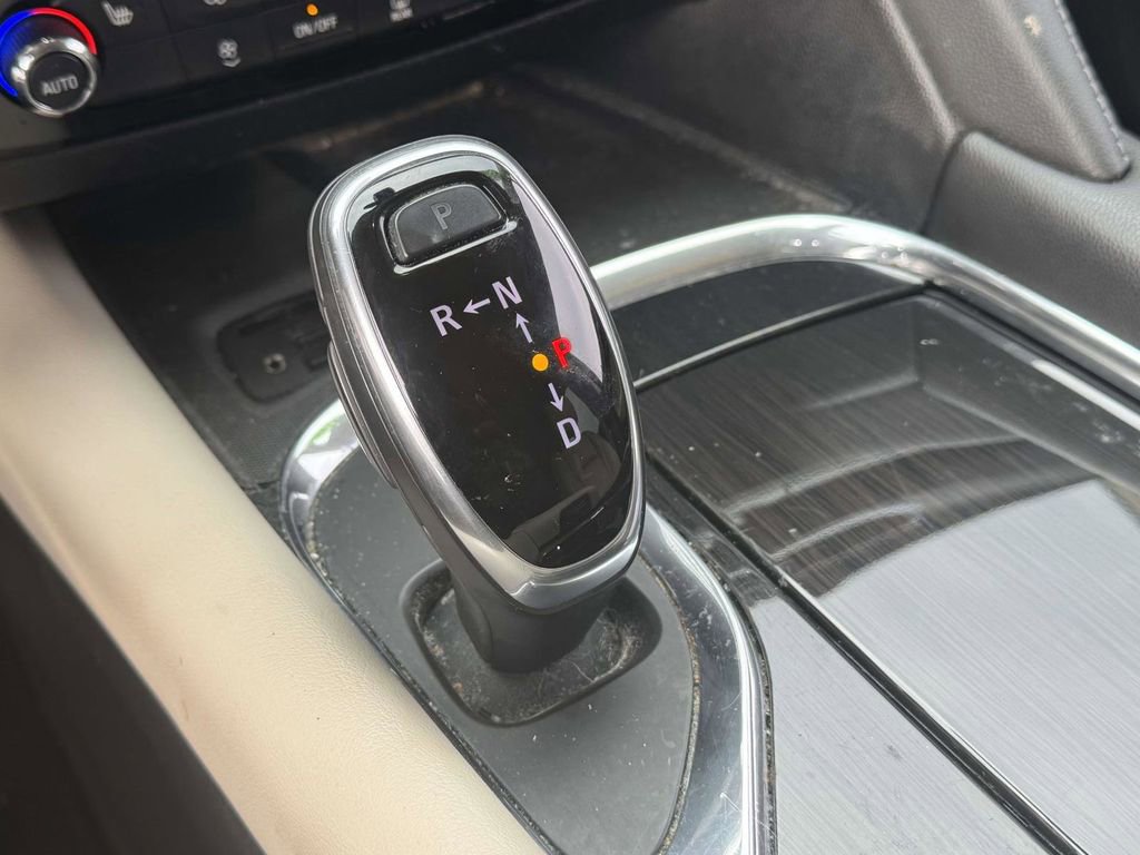 Used 2020 Buick Enclave Essence w/ LPO, Cargo Package image 28