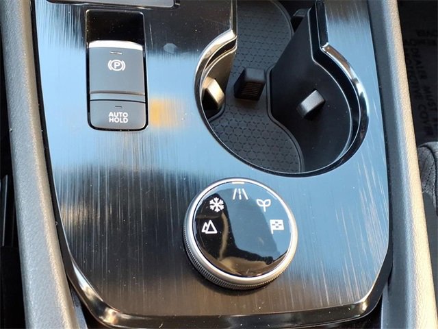 Used 2023 Nissan Rogue SV image 21