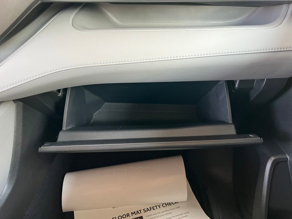 Used 2022 Toyota Highlander L image 26