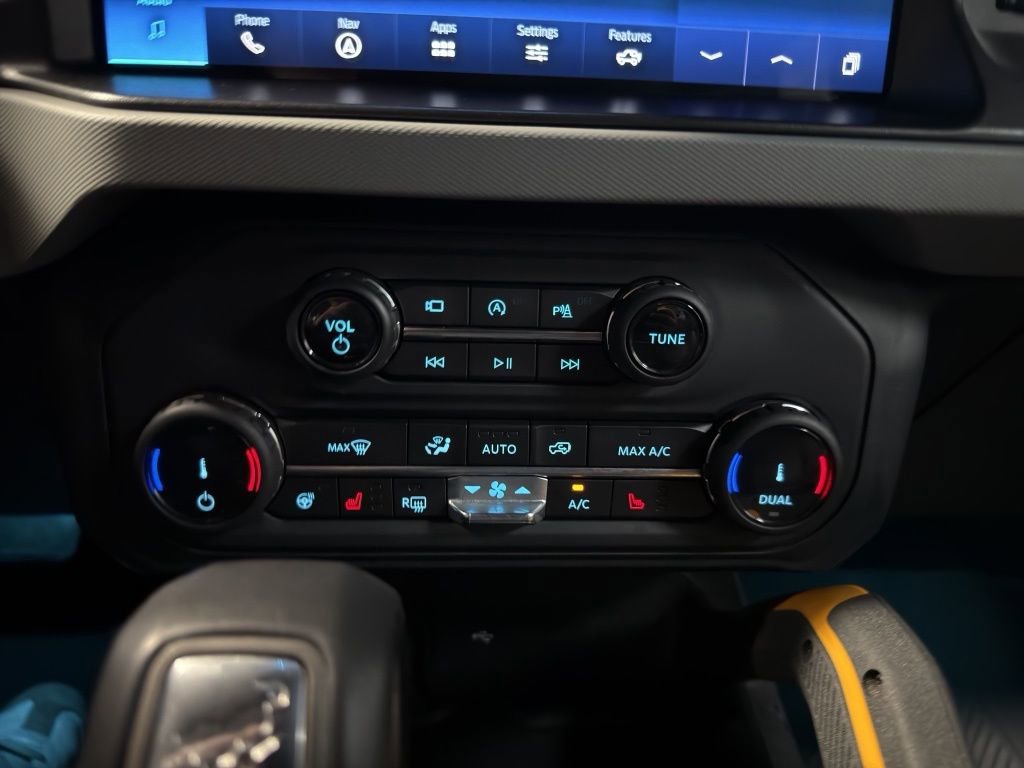 Used 2022 Ford Bronco Badlands image 13