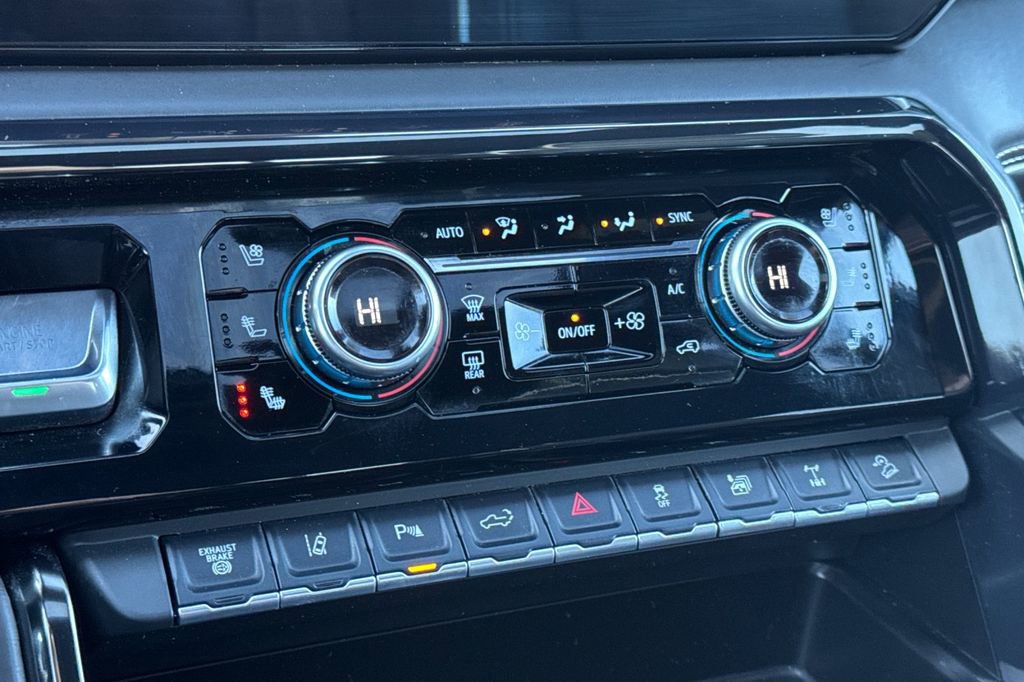 Used 2025 GMC Sierra 2500 AT4X image 21