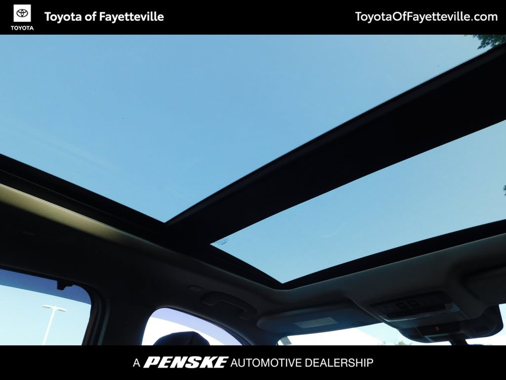 Used 2023 Nissan Rogue SV w/ SV Premium Package AWD/4WD image 6