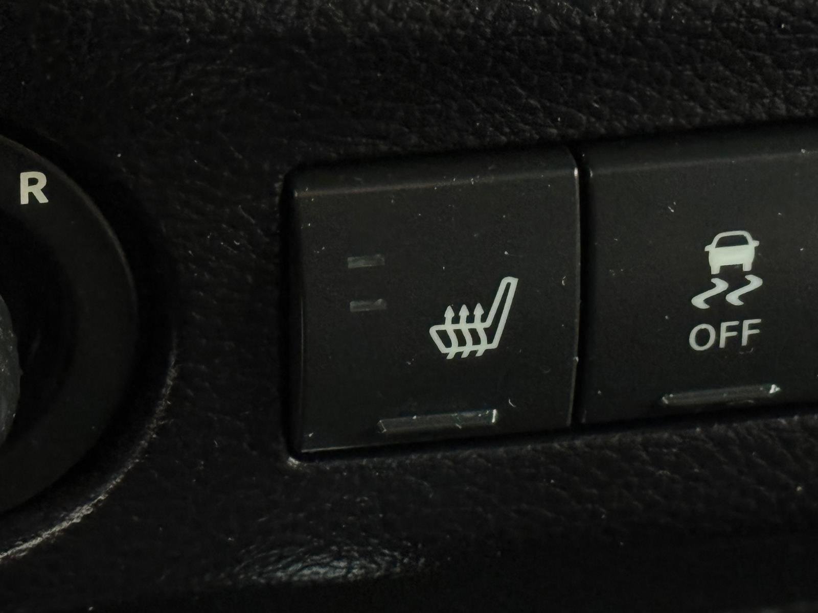 Used 2016 Jeep Wrangler Unlimited Sahara image 16