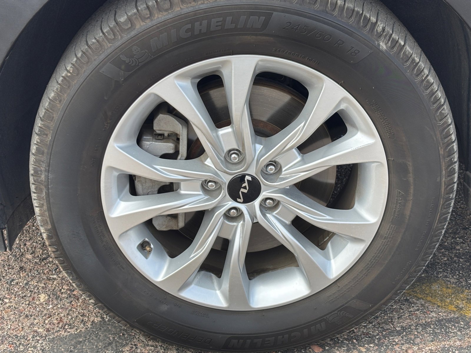Used 2022 Kia Telluride LX AWD/4WD image 25