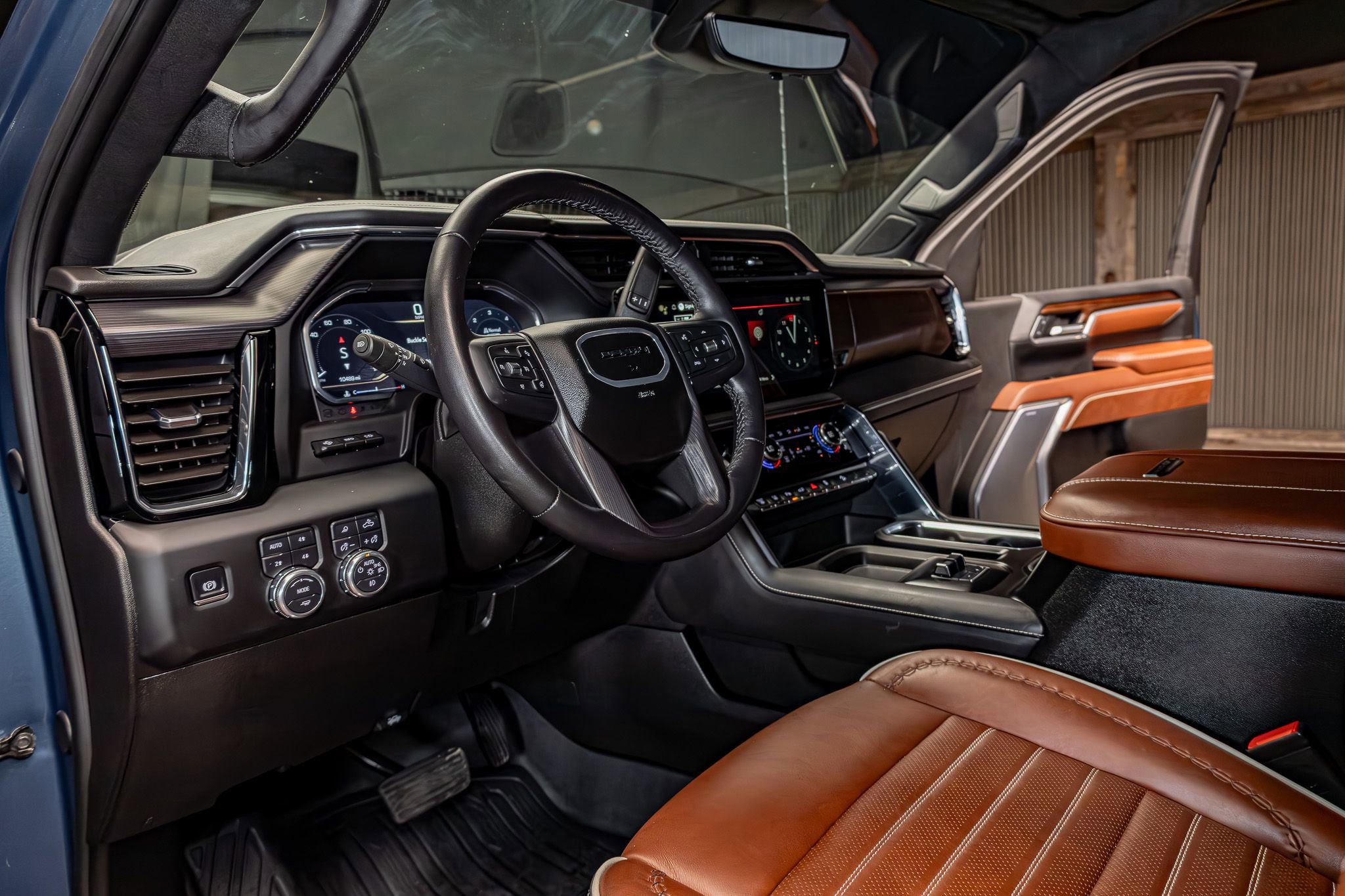 Used 2025 GMC Sierra 2500 Denali Ultimate image 14