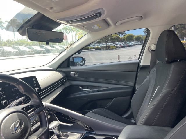 Used 2022 Hyundai Elantra SEL w/ Convenience Package image 25