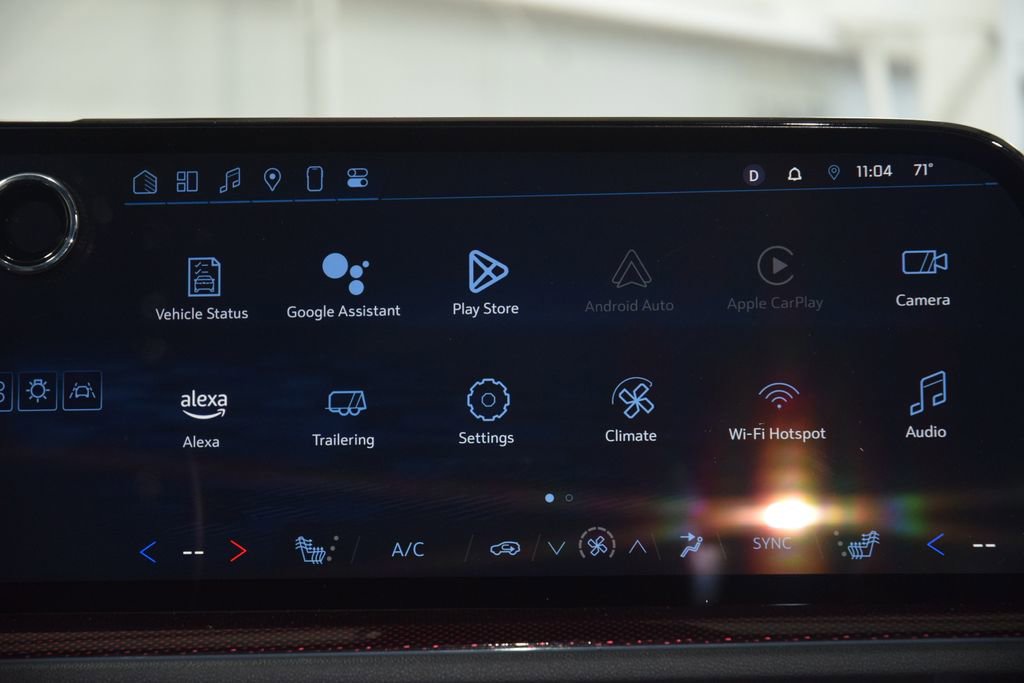 Used 2024 Chevrolet Traverse Z71 AWD/4WD image 32