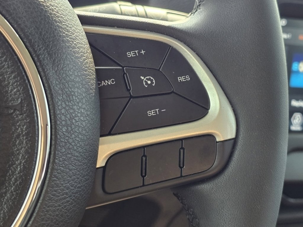 Used 2020 Jeep Renegade Latitude image 27