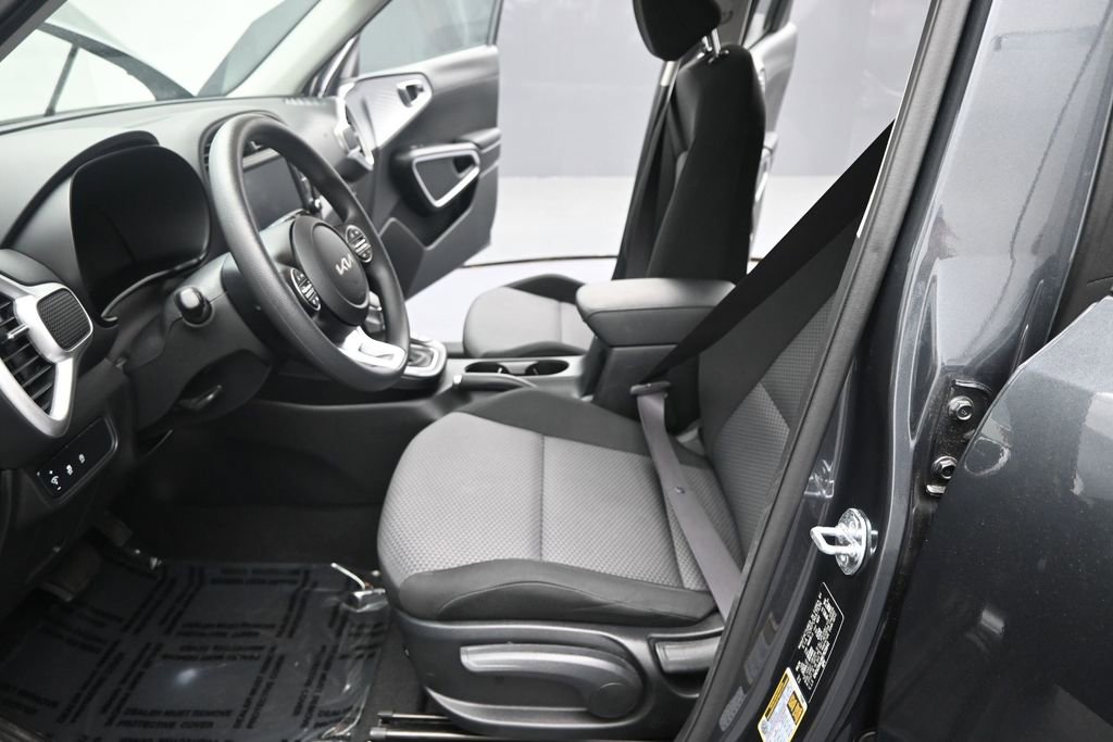 Certified 2024 Kia Soul LX w/ Option Group 015 FWD image 15