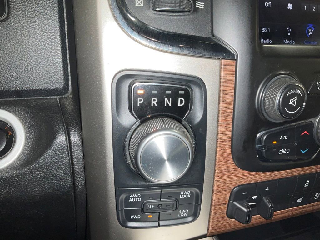 Used 2018 RAM 1500 Laramie w/ Convenience Group AWD/4WD image 24