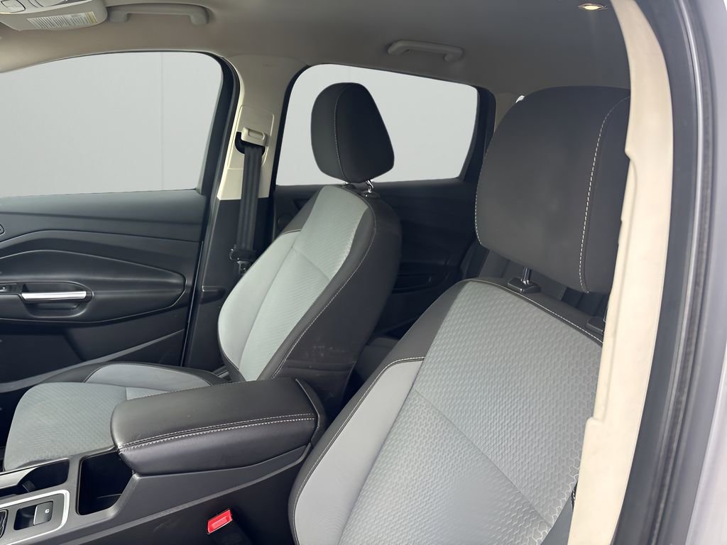 Used 2017 Ford Escape SE w/ Equipment Group 201A image 10