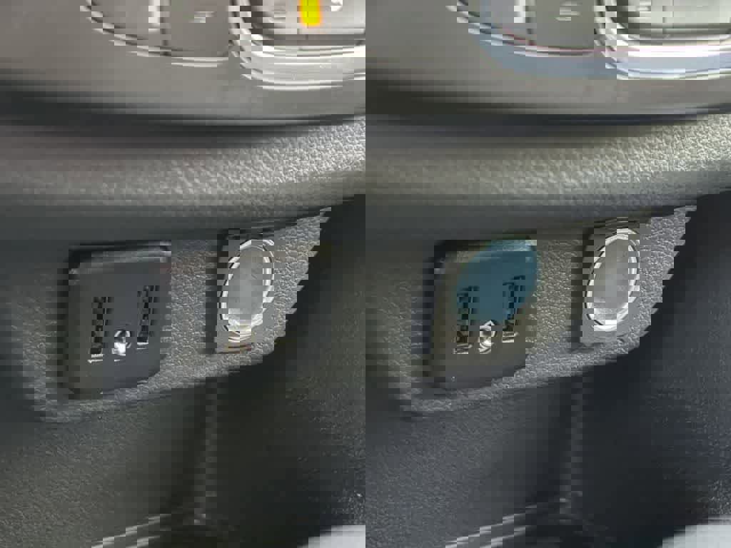 Used 2024 Chevrolet Traverse LT image 30