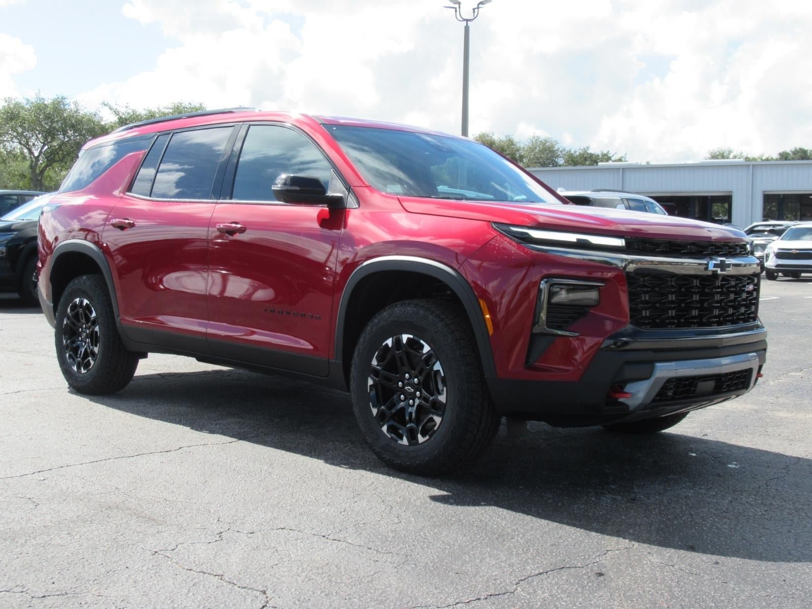 New 2027 Chevrolet Traverse Z71 w/ Enhanced Driving Package AWD/4WD image 3