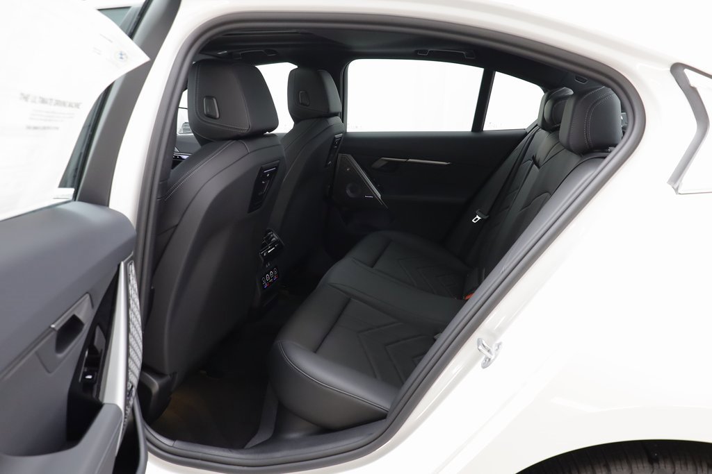 New 2026 BMW i5 eDrive40 image 15