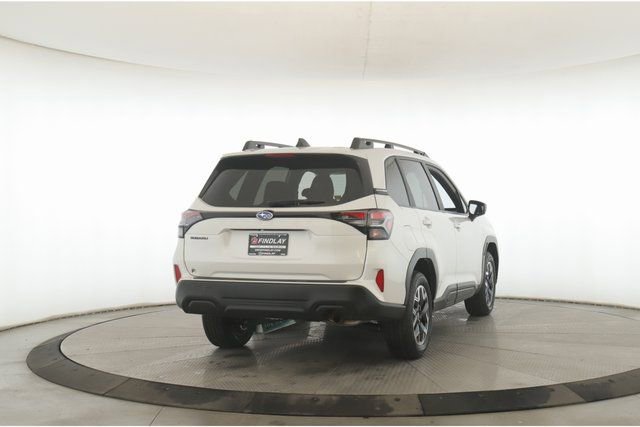 Used 2025 Subaru Forester Premium image 7
