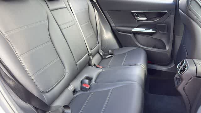Used 2026 Mercedes-Benz GLC 300 4MATIC image 35