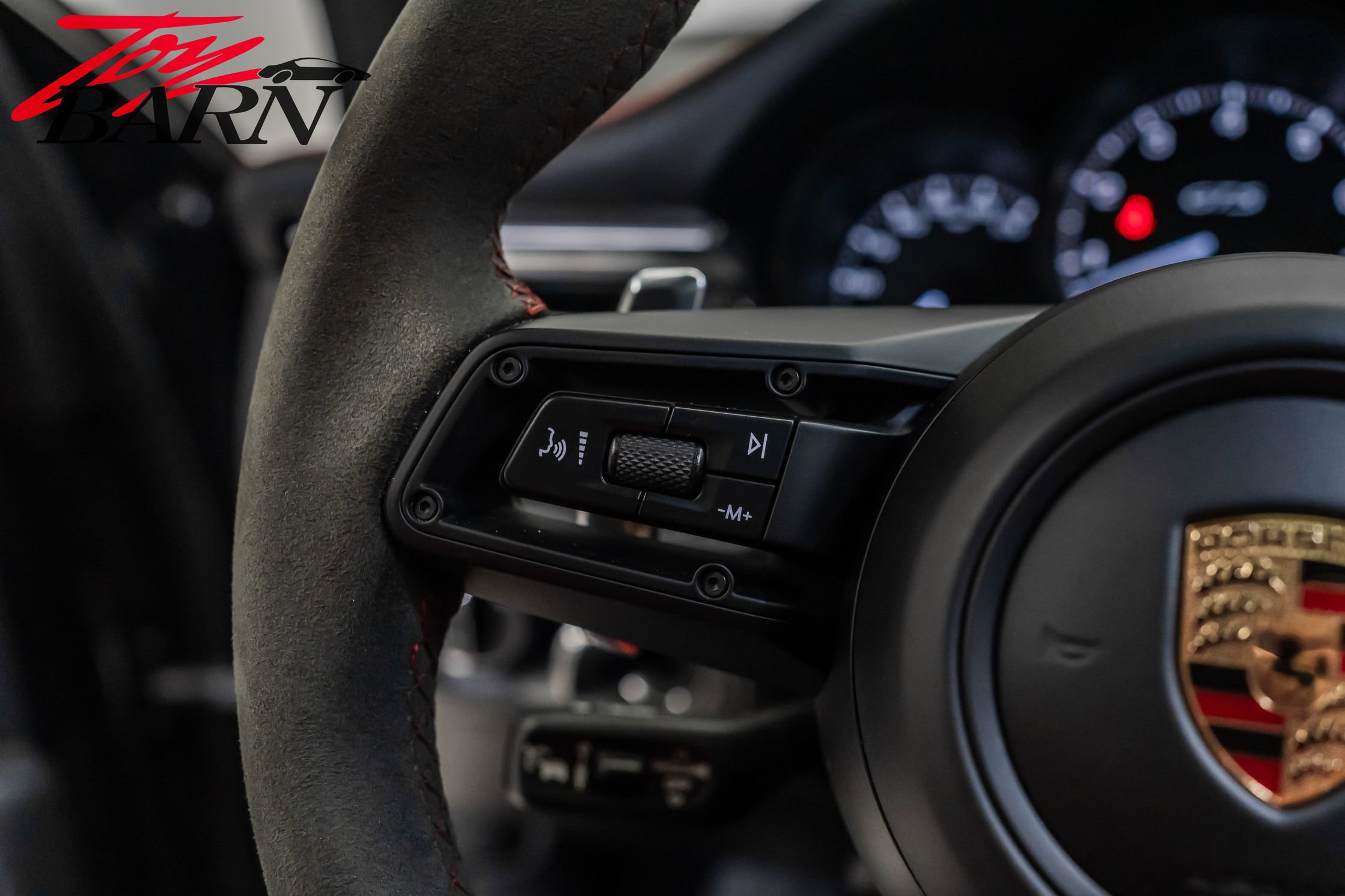 Used 2023 Porsche Macan GTS w/ GTS Sport Package image 32