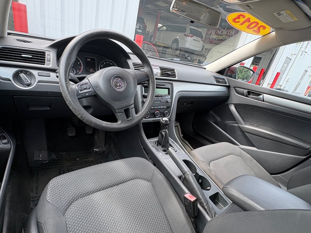 Used 2013 Volkswagen Passat 2.5 S FWD image 9