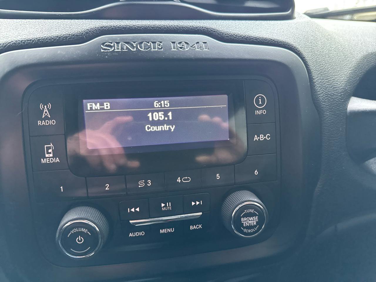 Used 2017 Jeep Renegade Sport w/ Power & Air Group image 17