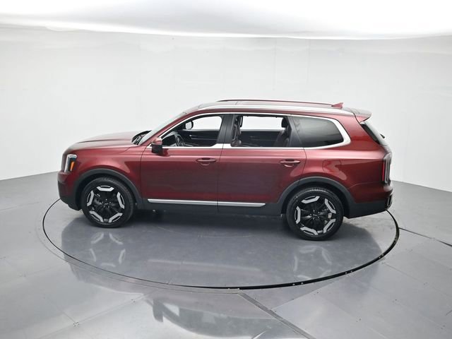 Used 2023 Kia Telluride EX w/ EX Captain's Chair Package FWD image 41